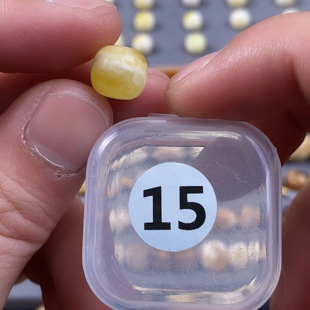 琥珀裸石未镶嵌 微瑕