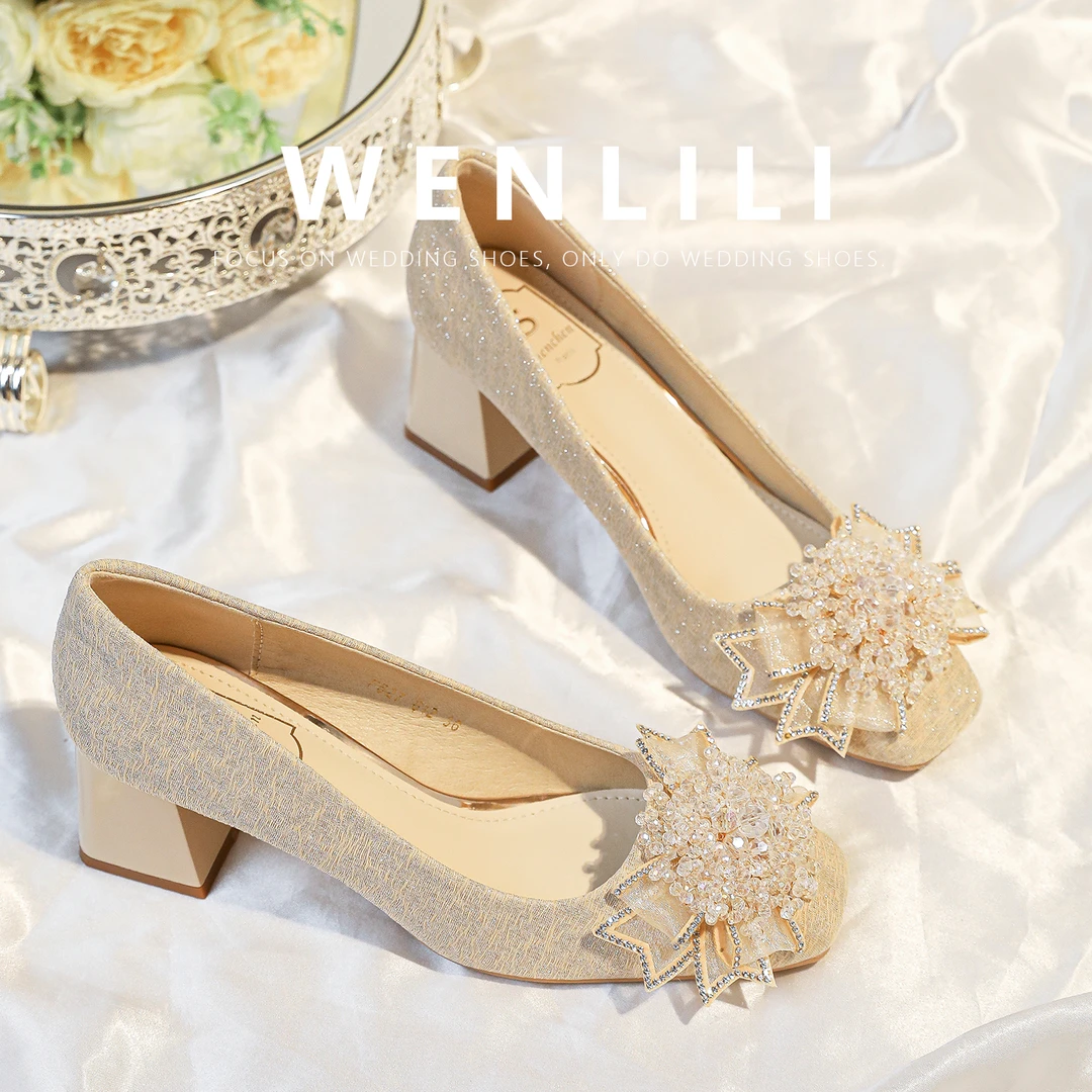 法式水钻花朵粗跟婚鞋女新娘方头玛丽珍不累脚伴娘高跟单鞋