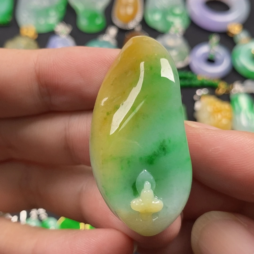 美***～颈饰未镶嵌翡翠翡翠