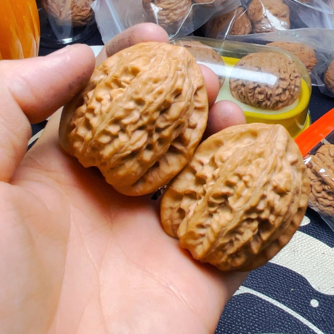 文玩核桃吊坠靠山王