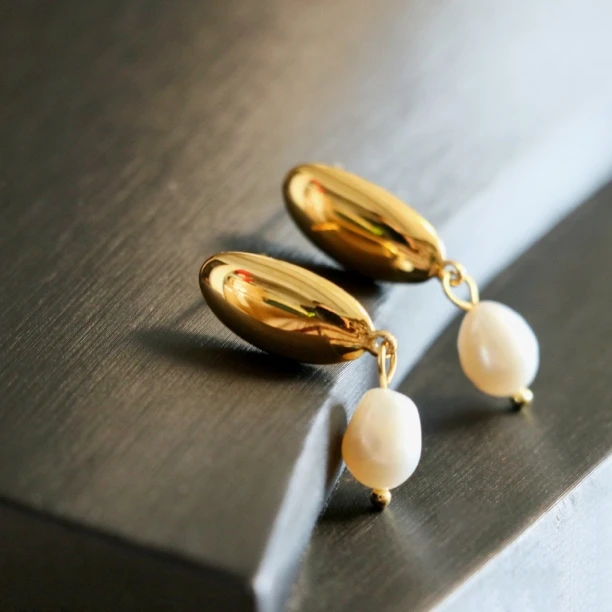 钛钢仿珍珠耳饰 韩系耳饰简约小巧设计轻奢水滴形耳钉女