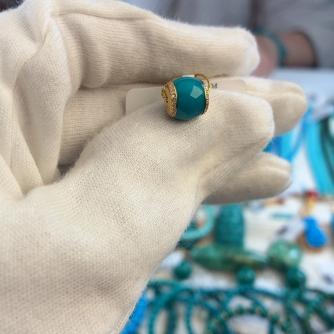 绿松石18K金镶嵌挂件9mm