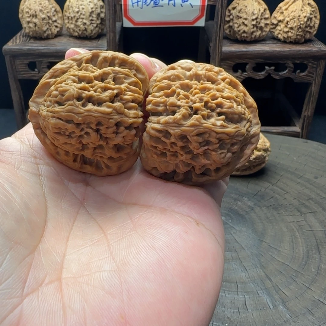 掌***の文玩核桃吊坠44三角