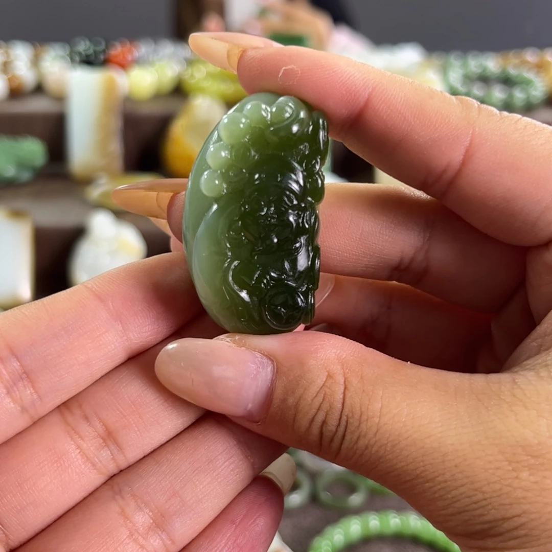 和田玉未镶嵌吊坠(不含链)