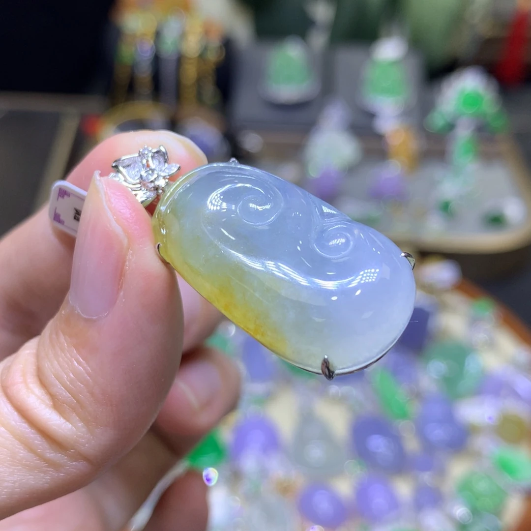 翡翠18K金镶嵌颈饰翡翠吊坠项链