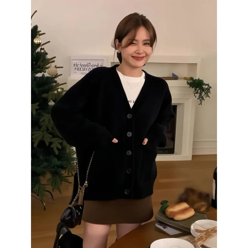 大码韩系百搭黑色V领毛衣针织开衫女秋季胖mm宽松巨外穿显瘦上衣