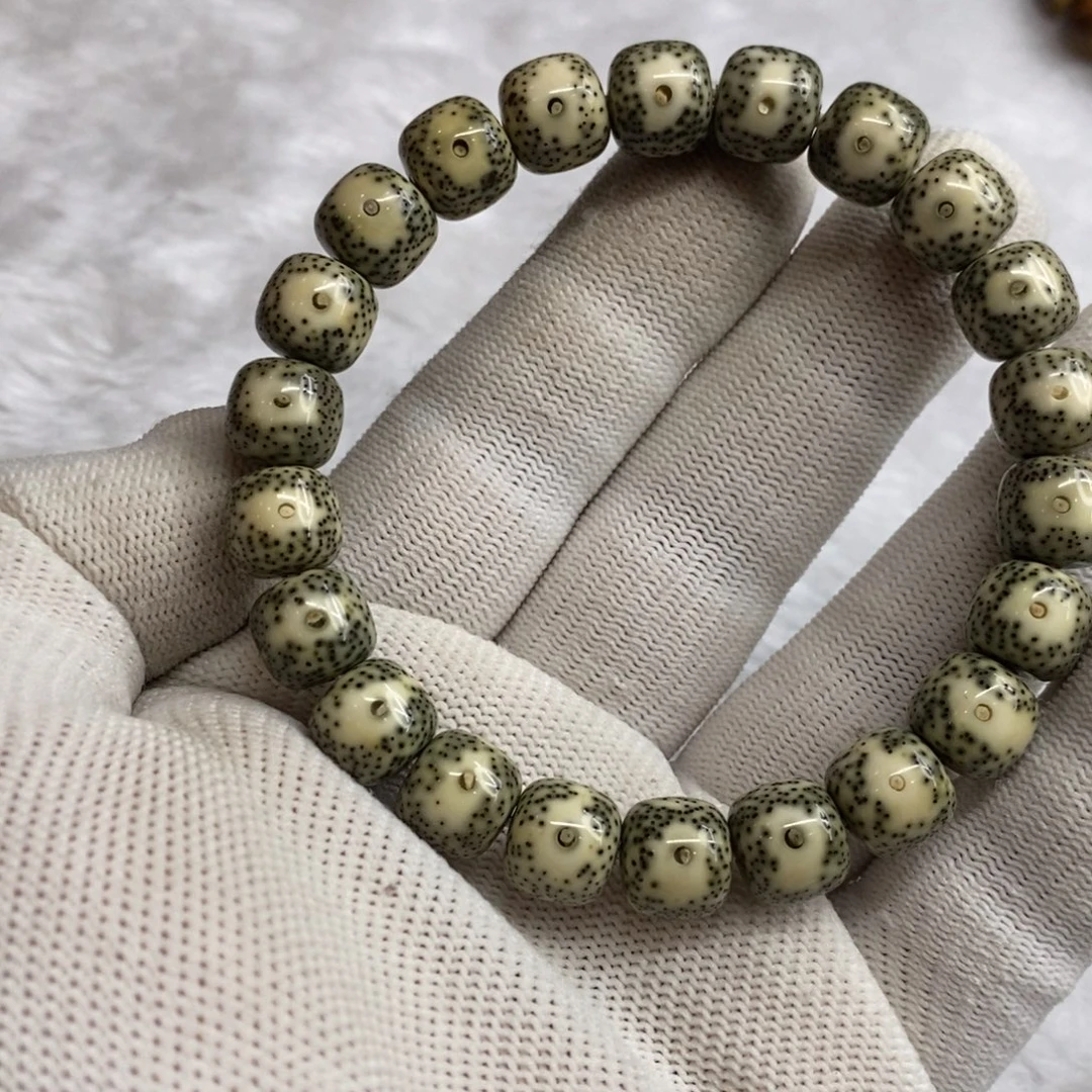 星月菩提手串11绿包白大眼睛