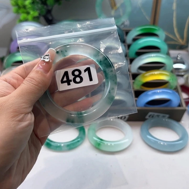 玉一***鱼时尚飘花手镯481