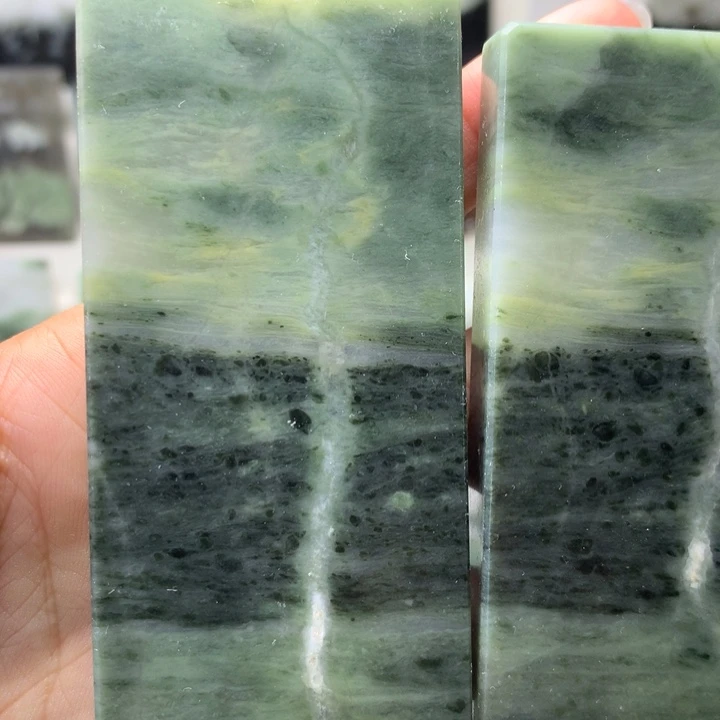 L***n独山玉未镶嵌颈饰