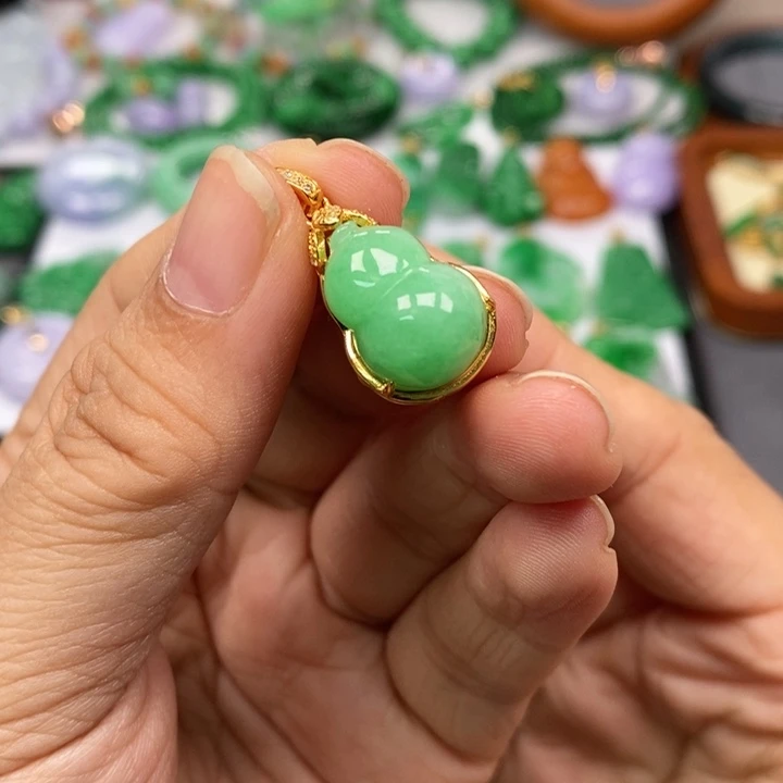 颈饰未镶嵌翡翠吊坠