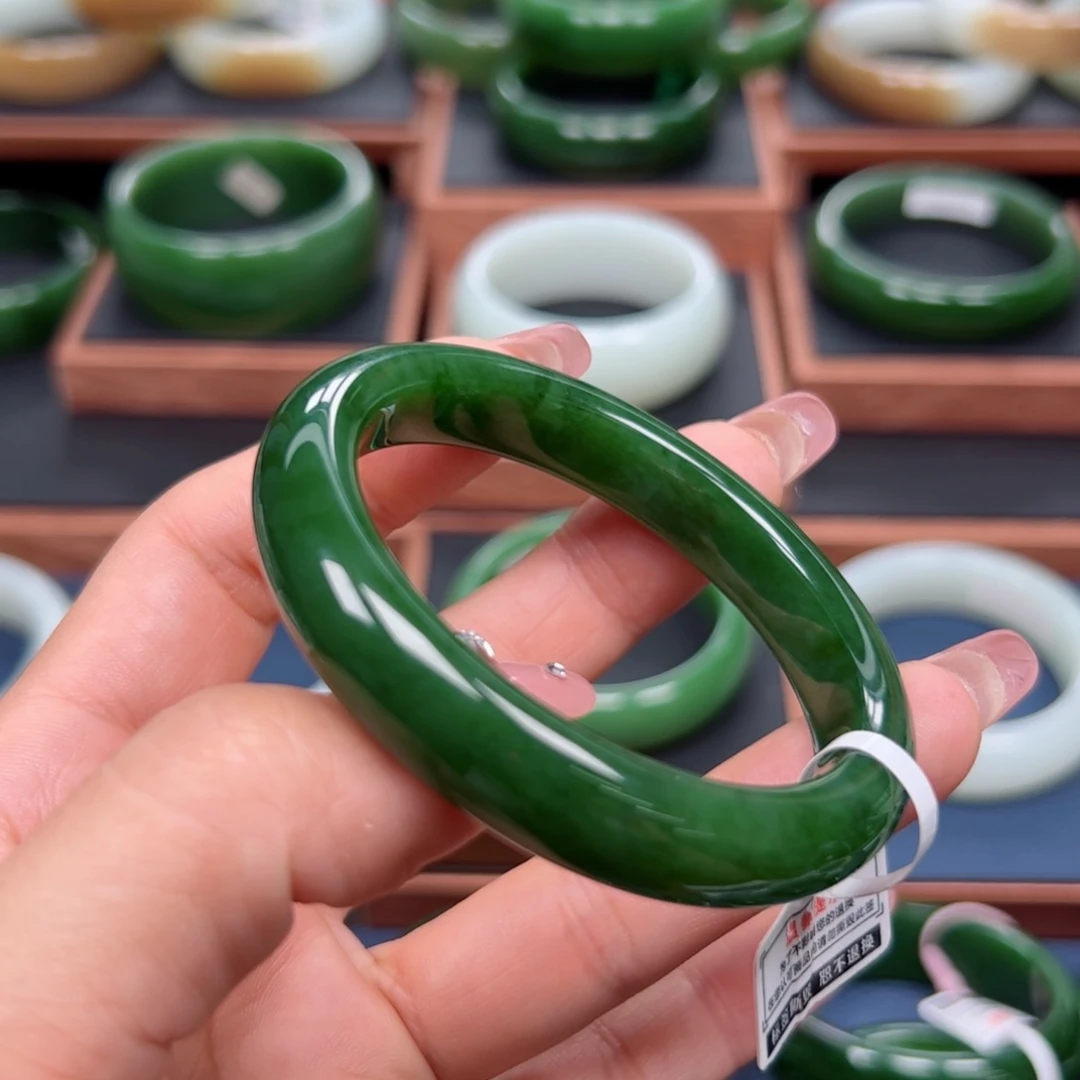 未镶嵌手镯和田玉（碧玉）