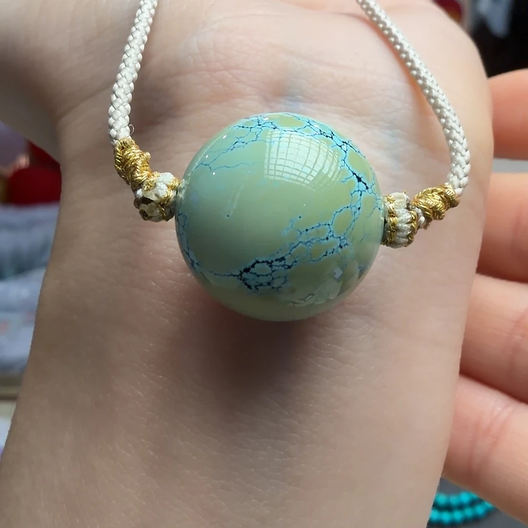 绿松石未镶嵌颈饰