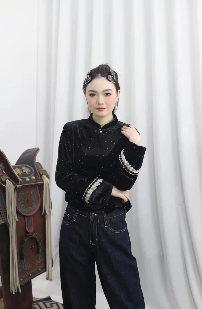 黑丝绒新中式上衣 水钻满天星+珍珠蕾丝袖口 日常通勤都高级