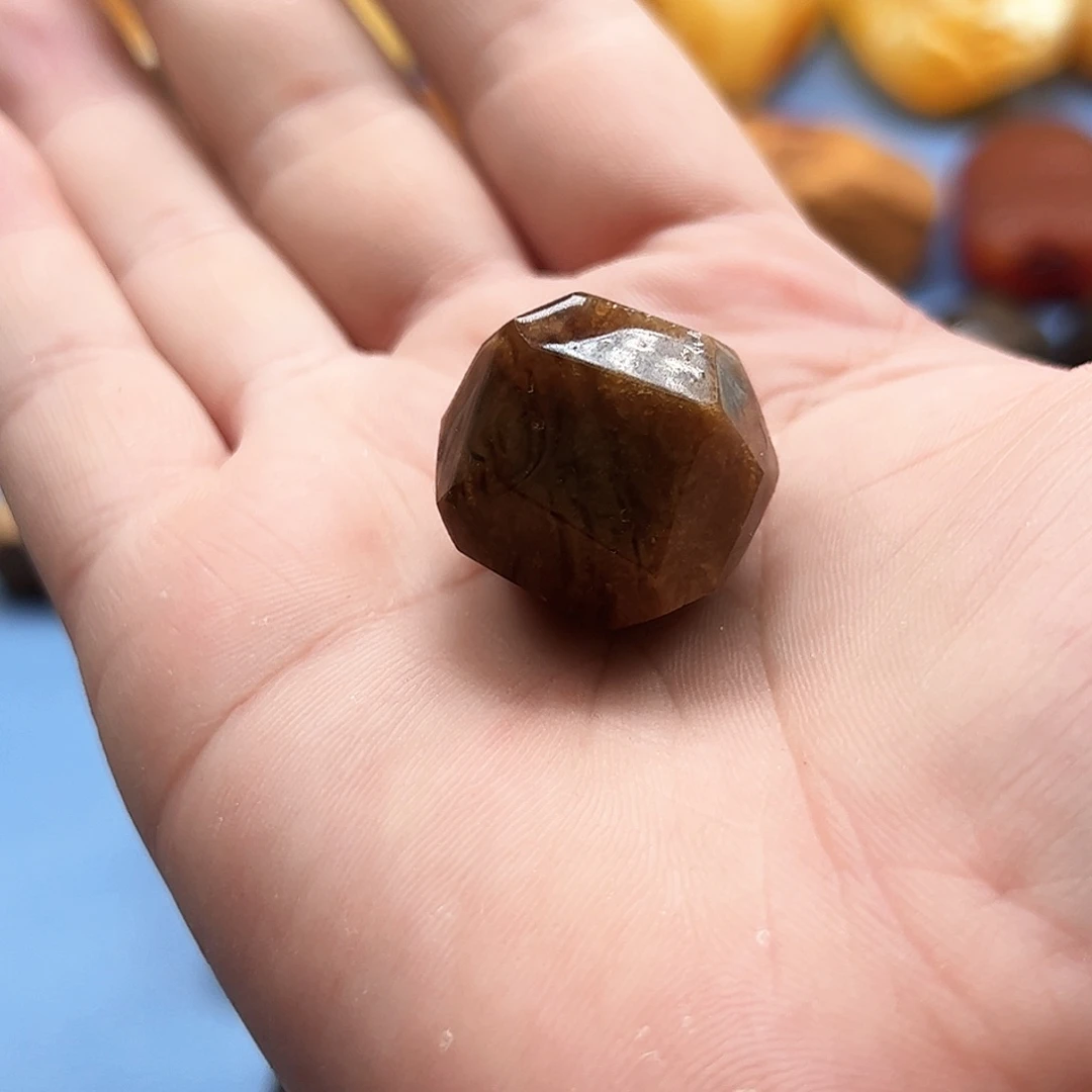 定制琥珀未镶嵌茶**香珠子