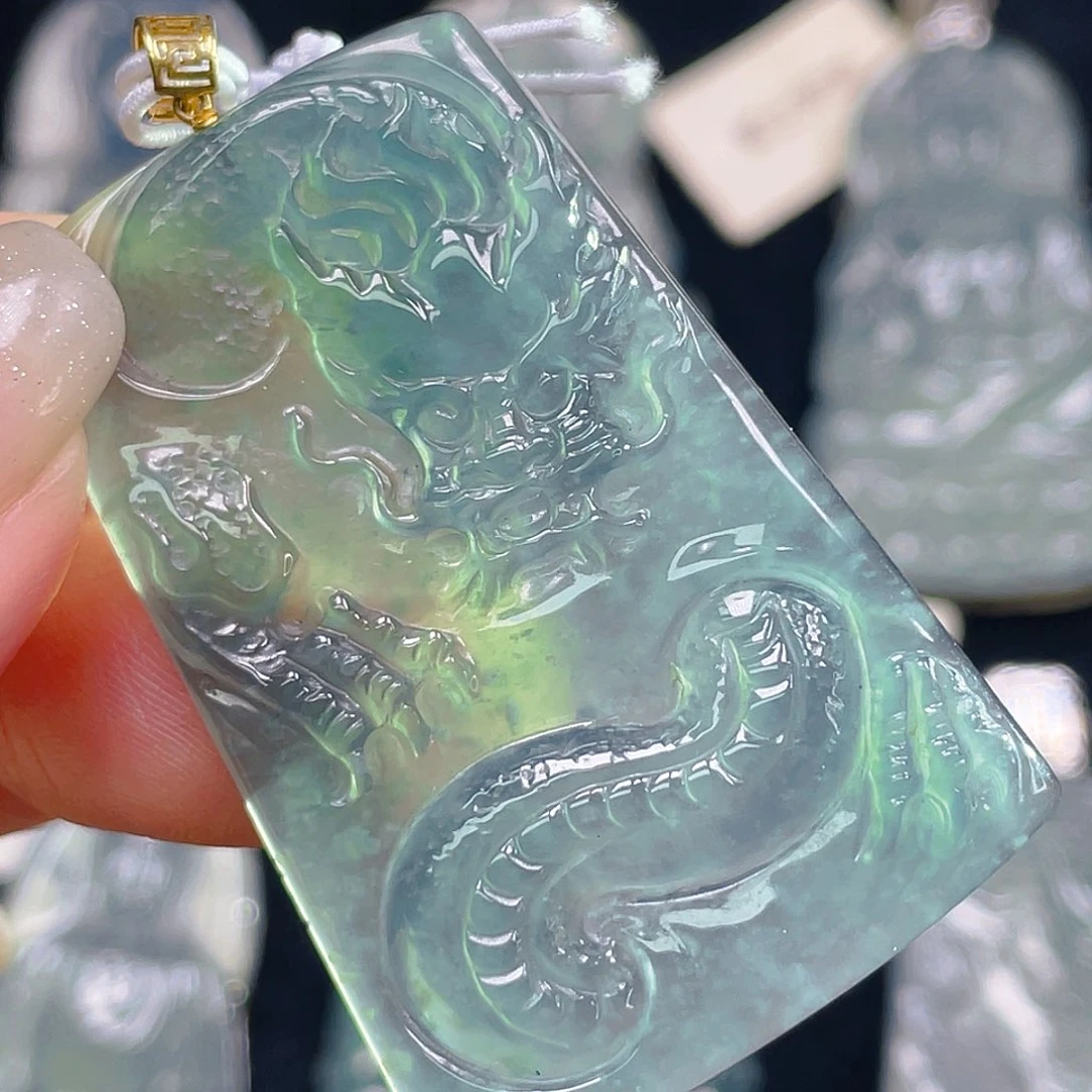 颈饰18K金镶嵌翡翠9，