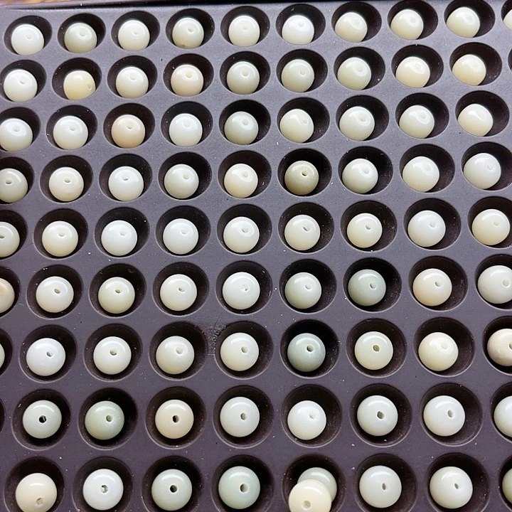 白玉菩提吊坠微瑕6/8奶青墩100卡灯牌宠100