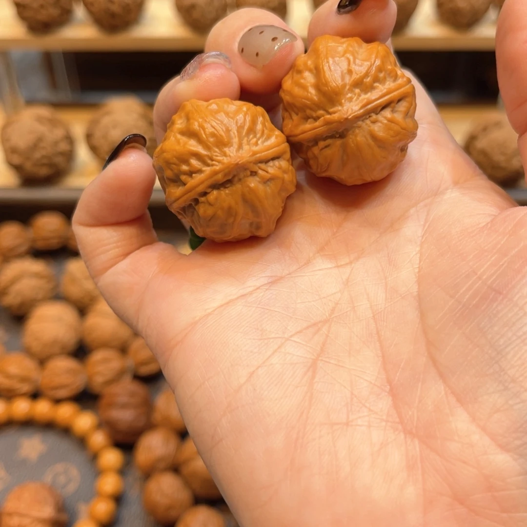 文玩核桃把件蜡皮球