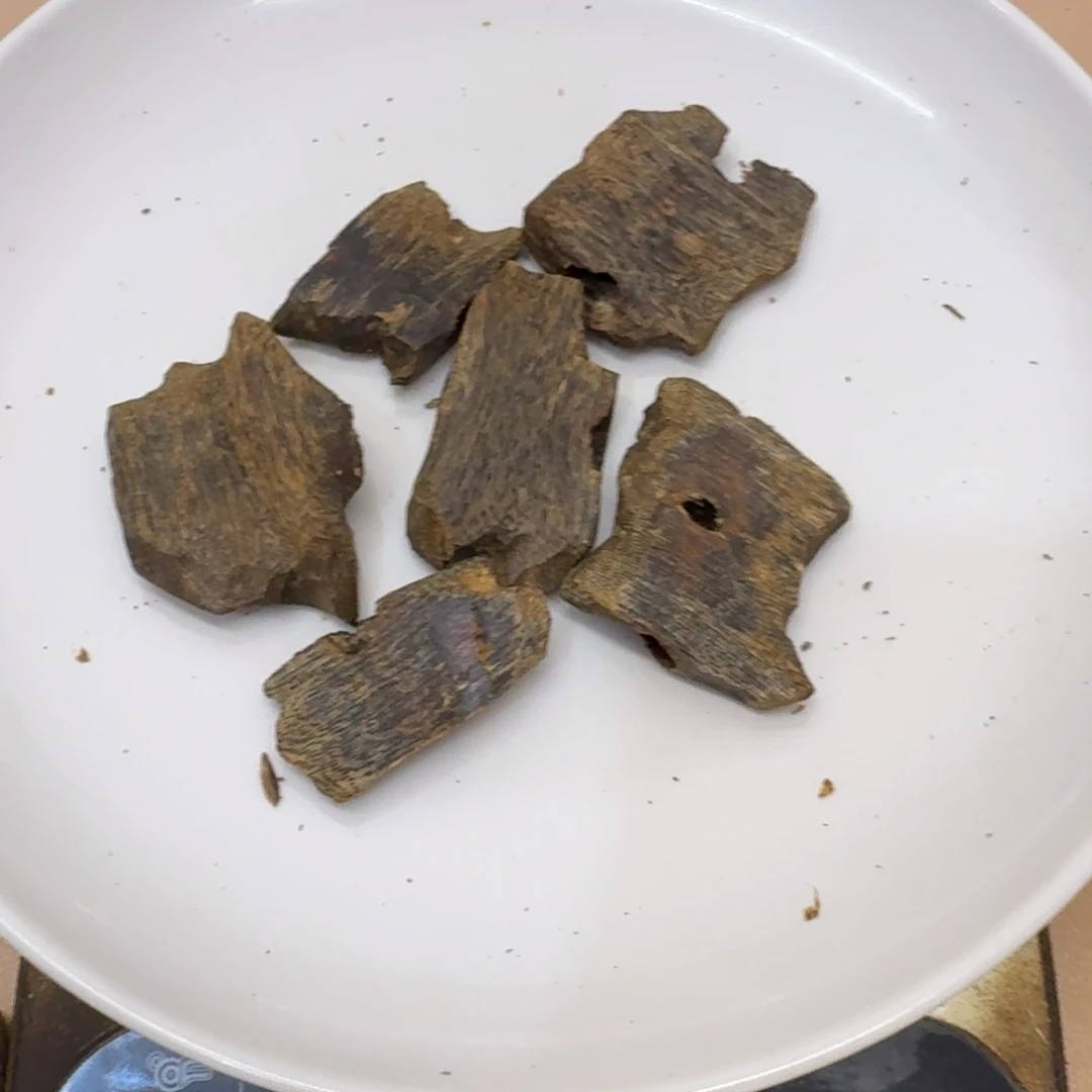 兵***書沉香沉香碎屑黑珍珠高油块料30克