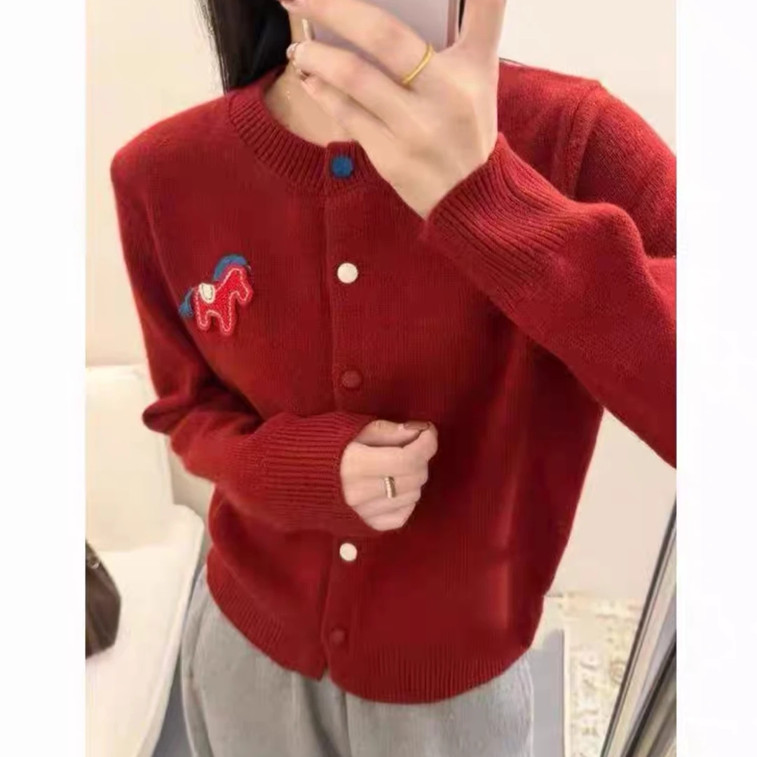 【彩扣小马】红色刺绣工艺宽松开衫毛衣女秋冬外穿～1470