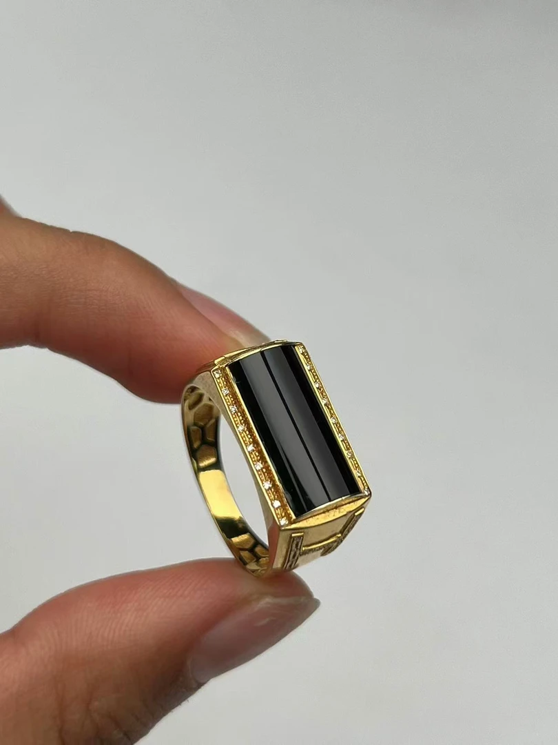 18K金镶嵌墨翠戒指