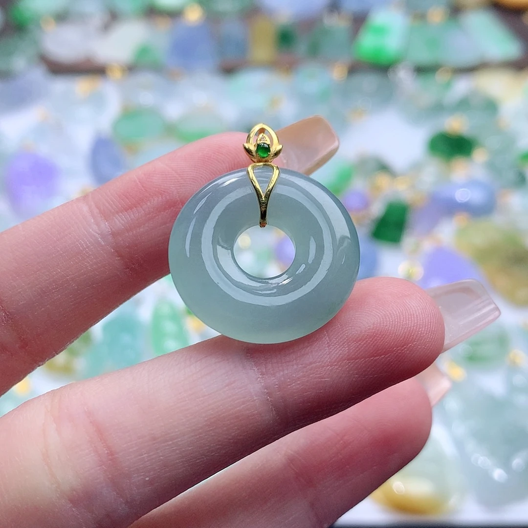 翡翠颈饰未镶嵌翡翠