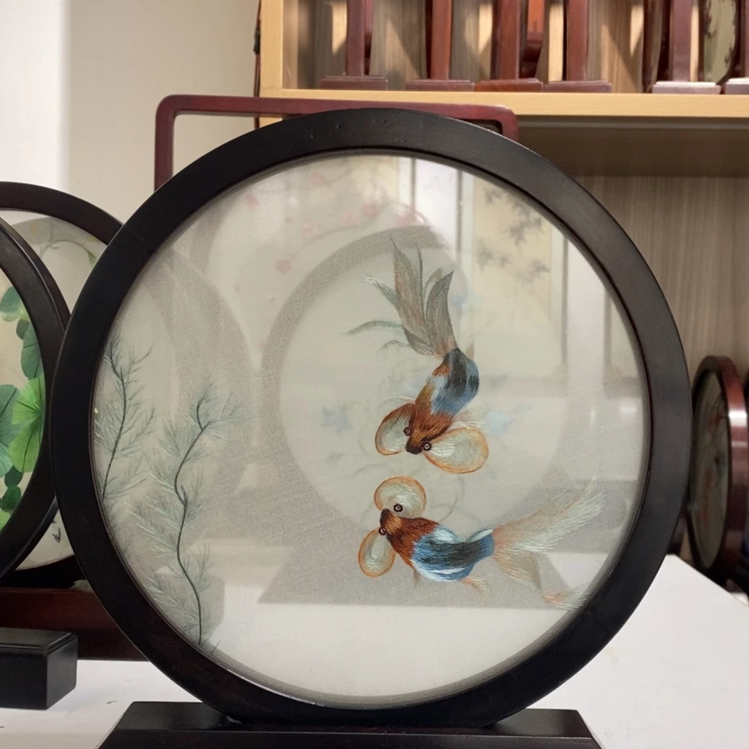 织绣纯手工苏绣-金鱼嬉戏图