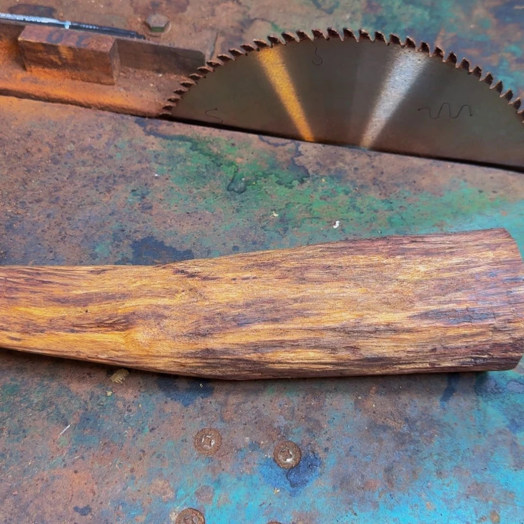 桀***骜藤类降真香原木定制不退换