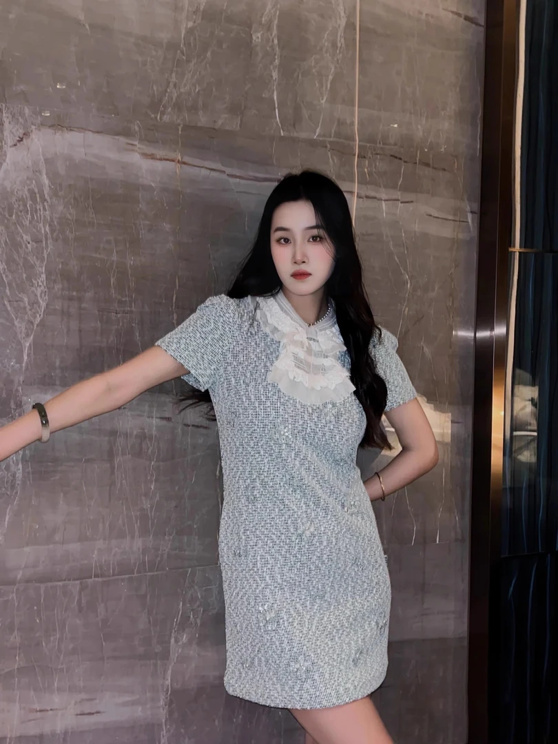 2025夏季法式小香风钉珠蕾丝花纱减龄精致短袖连衣裙