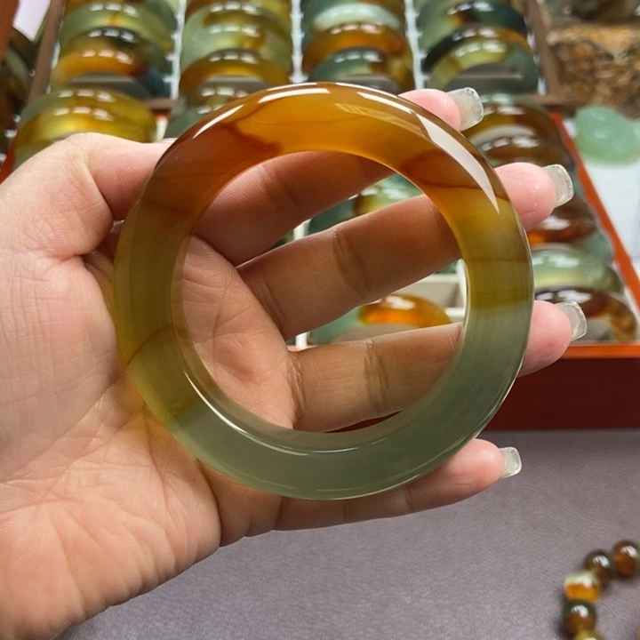 呢***i蛇纹石玉未镶嵌手镯