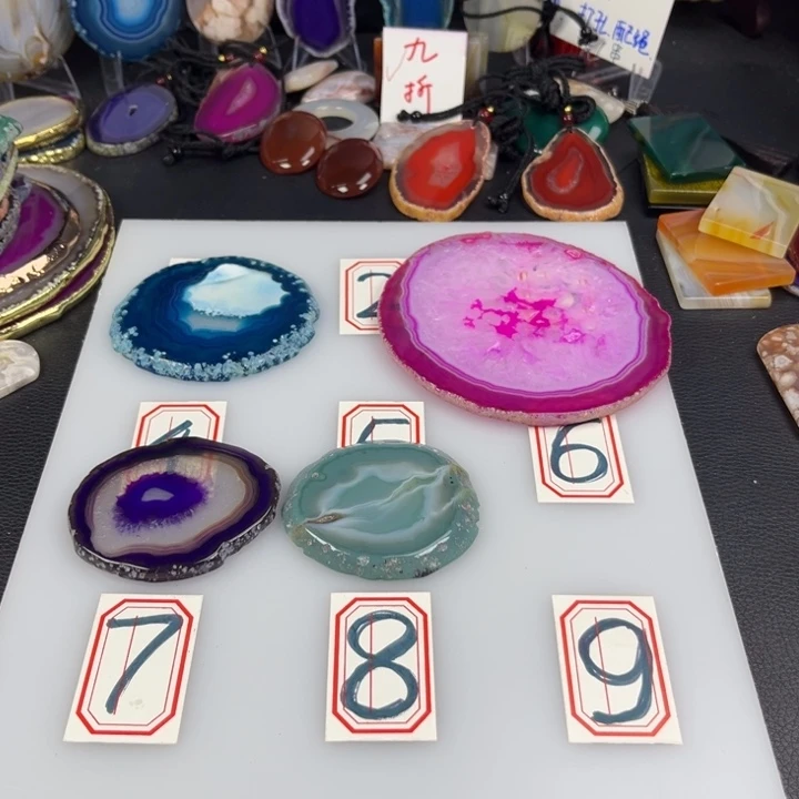 贸***于玛瑙/玉髓未镶嵌挂件