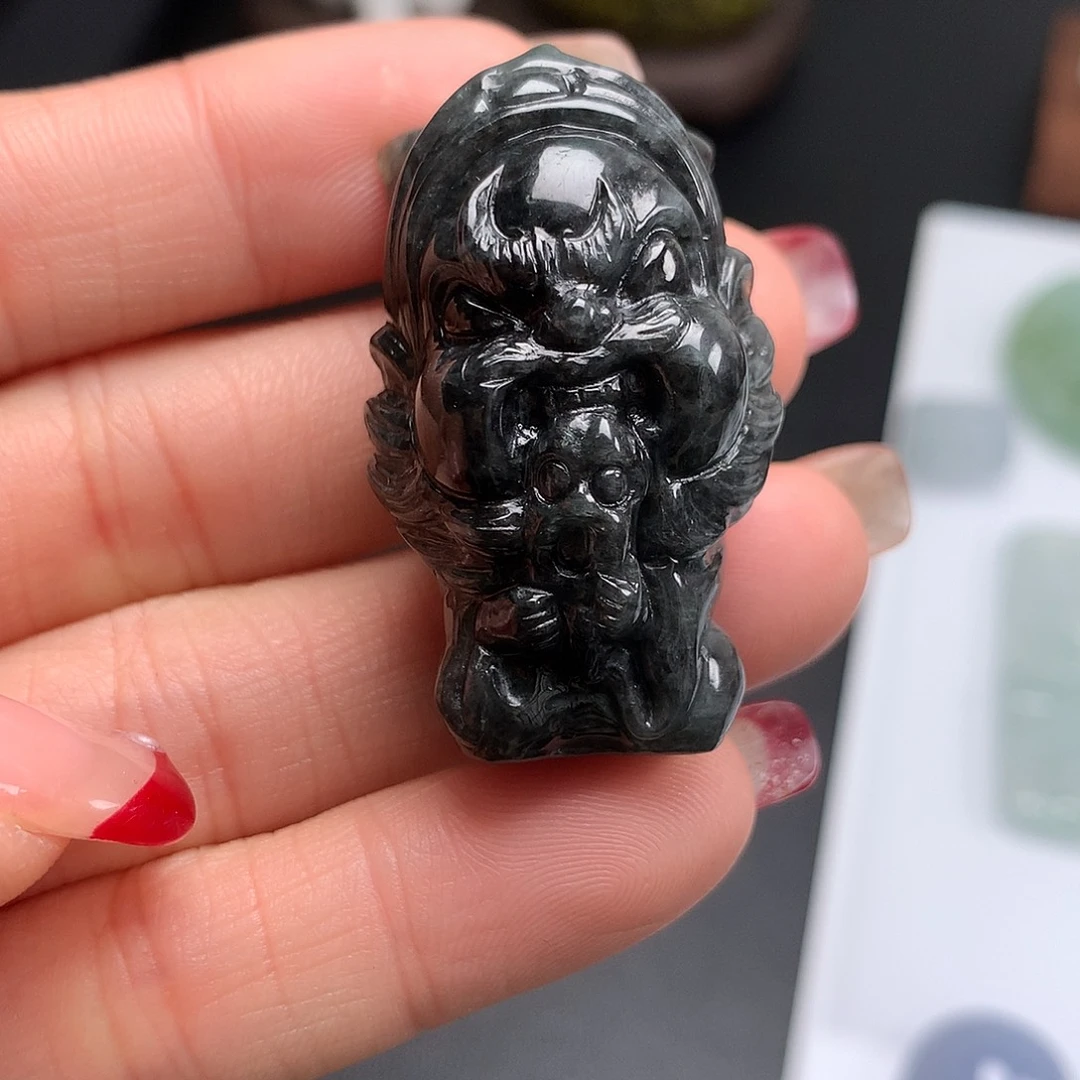 翡翠未镶嵌颈饰钟魁