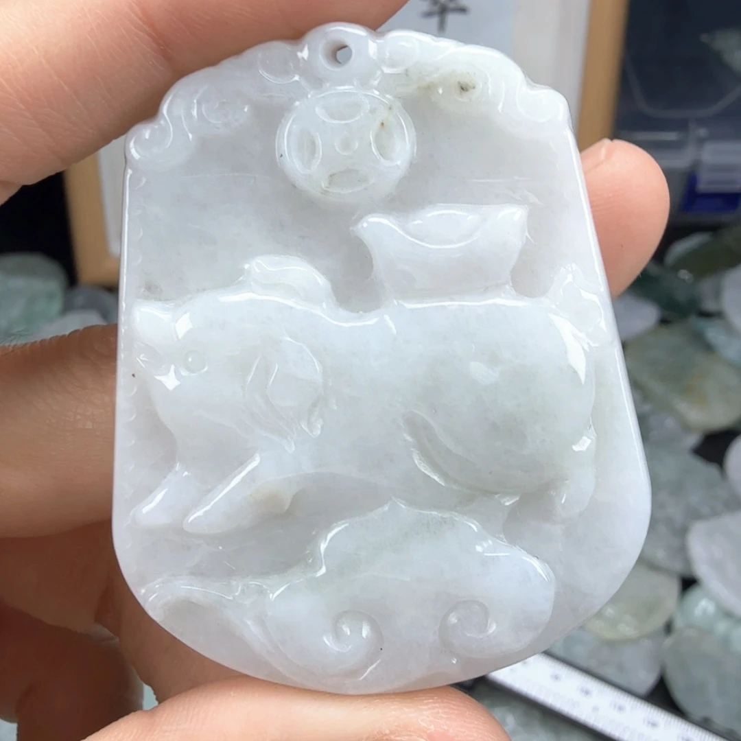 翡翠挂件未镶嵌翡翠