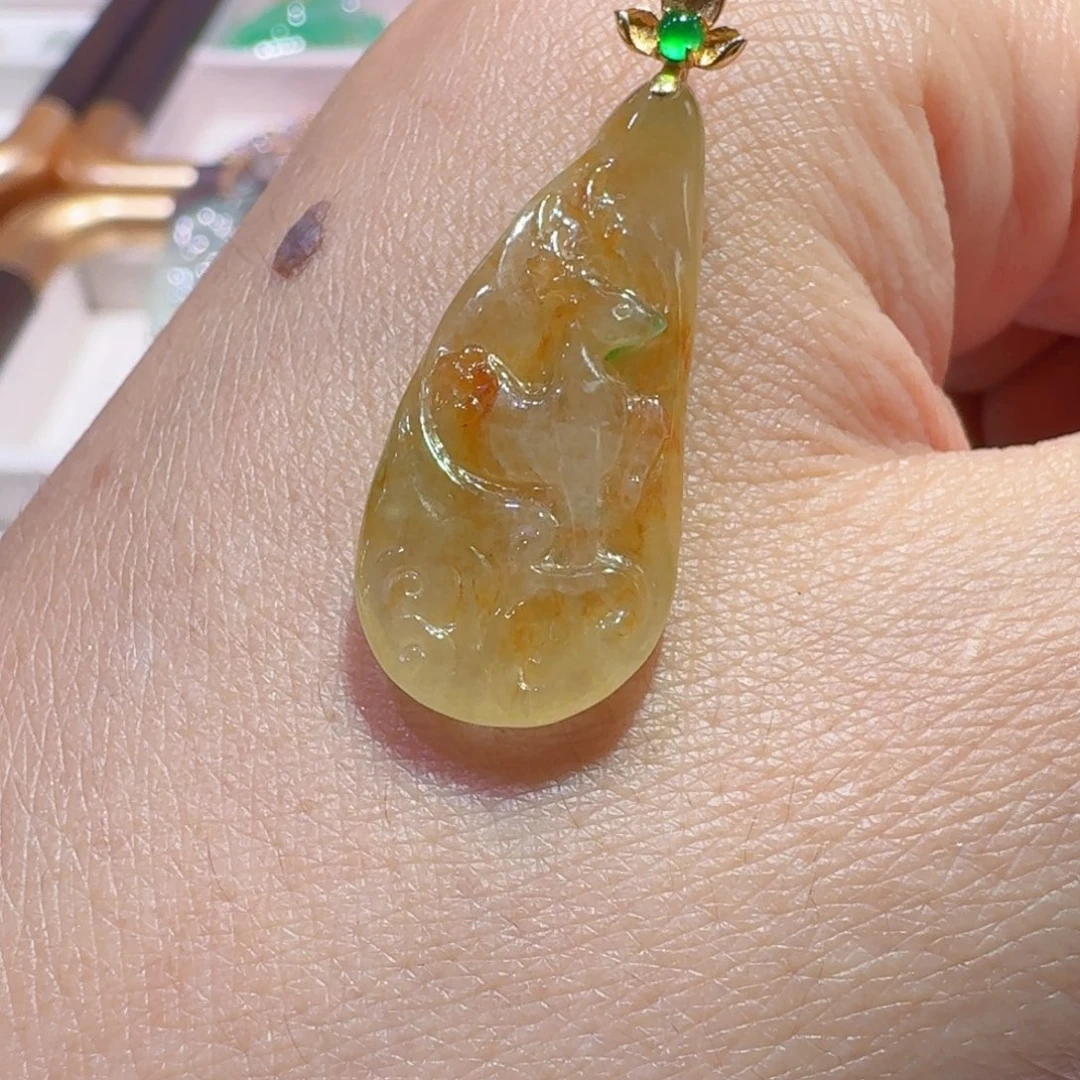 颈饰18K金镶嵌翡翠