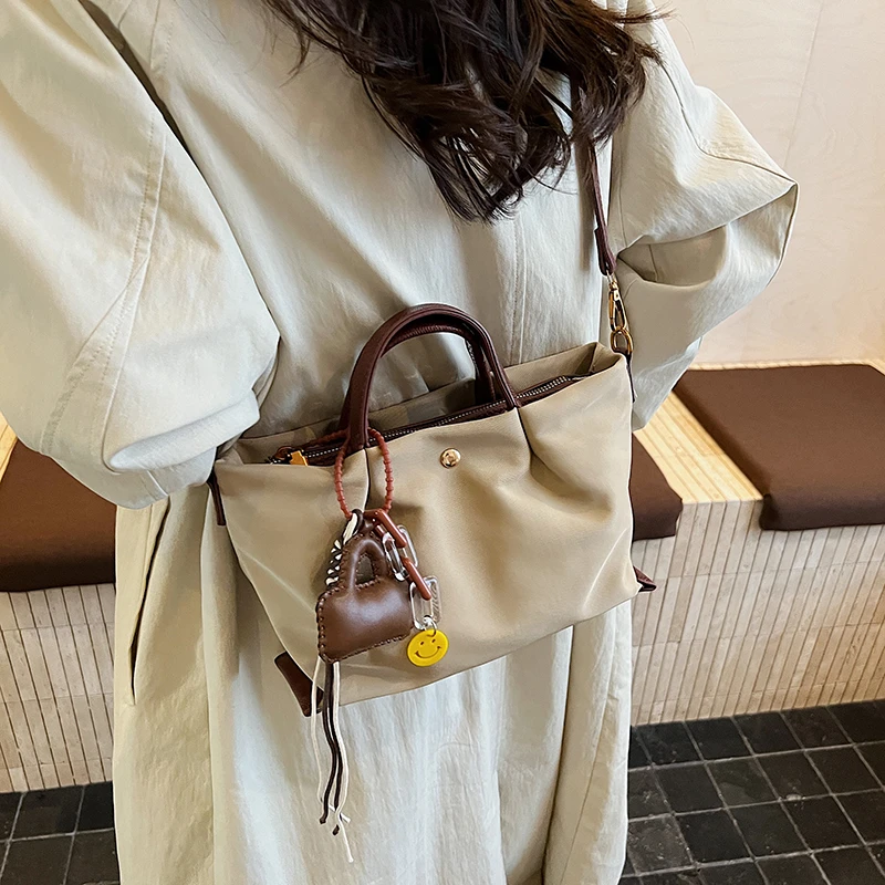 【漫威蒂尼】2025秋冬新款通勤斜挎包质感手提包百搭通勤潮流新风尚