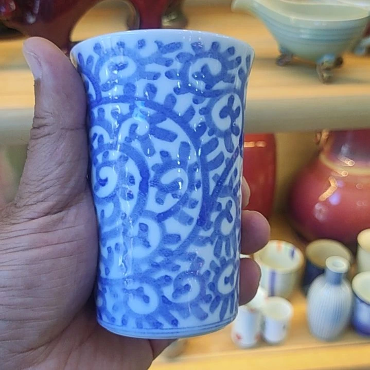青花手绘闻香杯漂亮