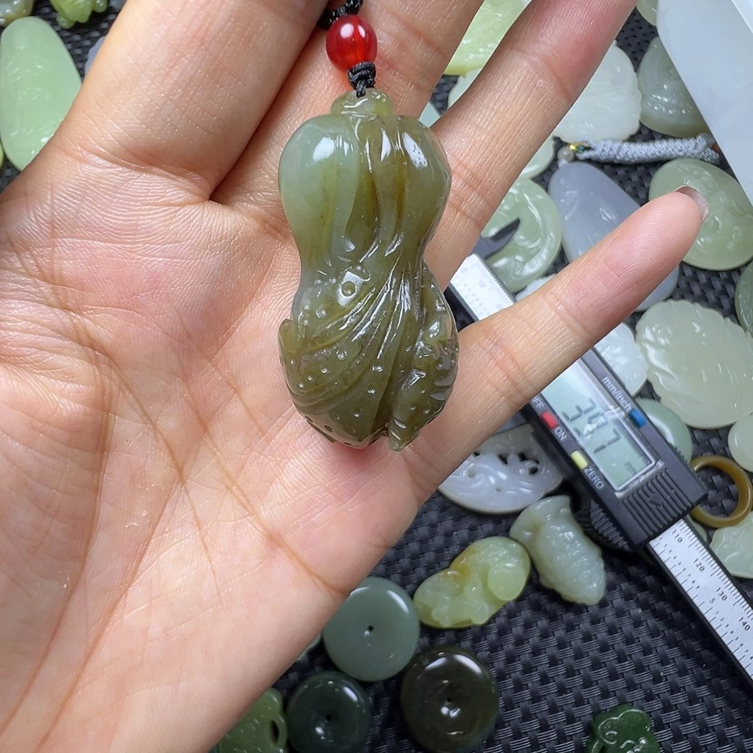 和田玉未镶嵌吊坠(赠链)卡44