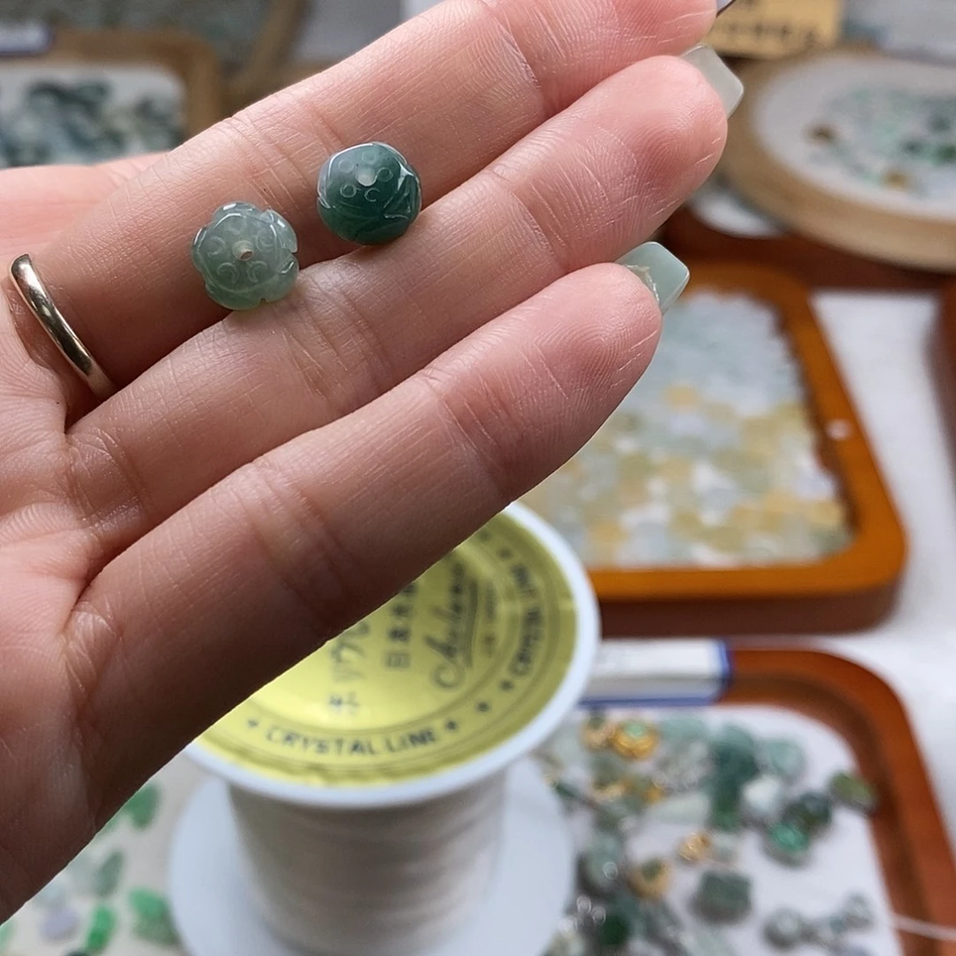 翡翠颈饰未镶嵌?莲花珠2个