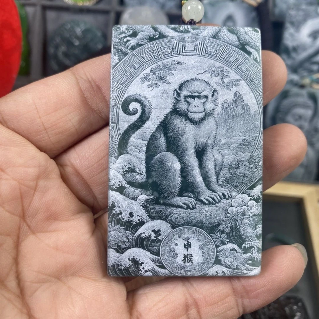 天然翡翠属猴牌吊坠生肖属猴项链双面精工影雕玉猴年挂件大气首饰