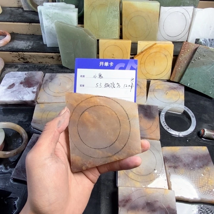 石英质玉手镯未镶嵌小****）定制手镯