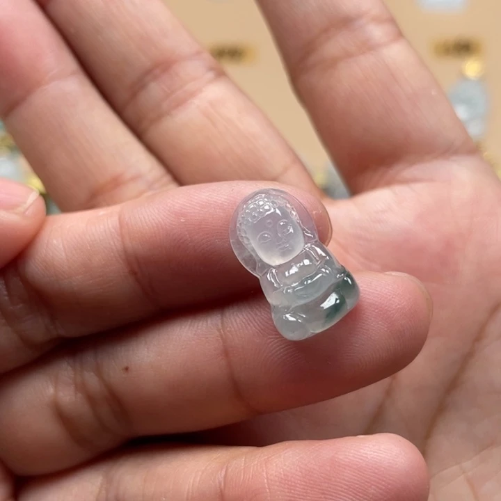 翡翠未镶嵌颈饰宝宝佛