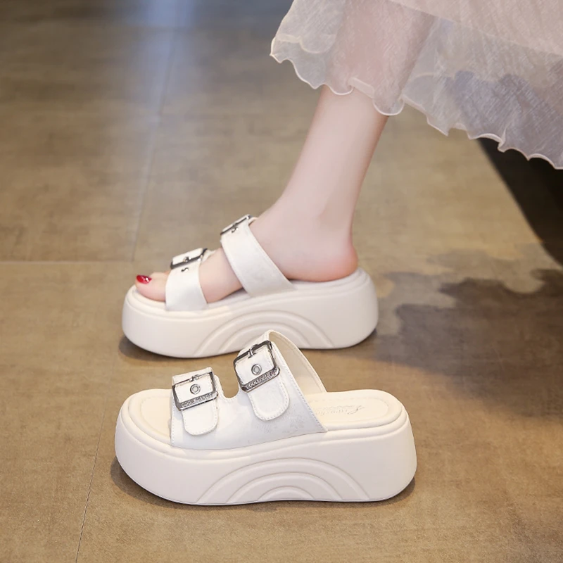 网红拖鞋女夏外穿2025新款百搭洋气搭裙子厚底增高松糕凉小码凉拖