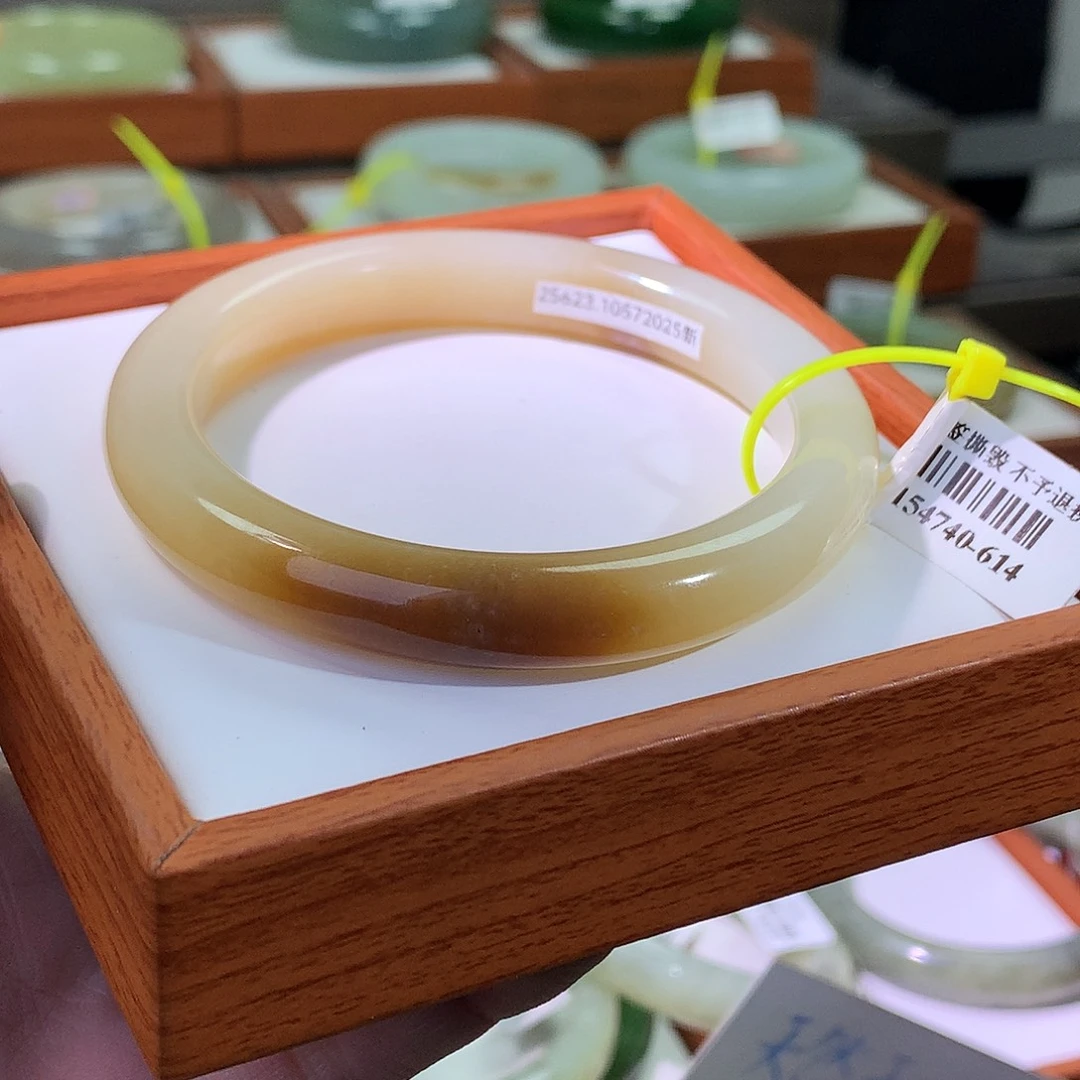 和田玉未镶嵌手镯57