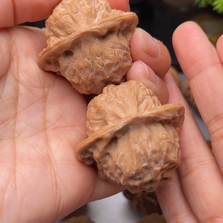 木质类文玩核桃墩皇44