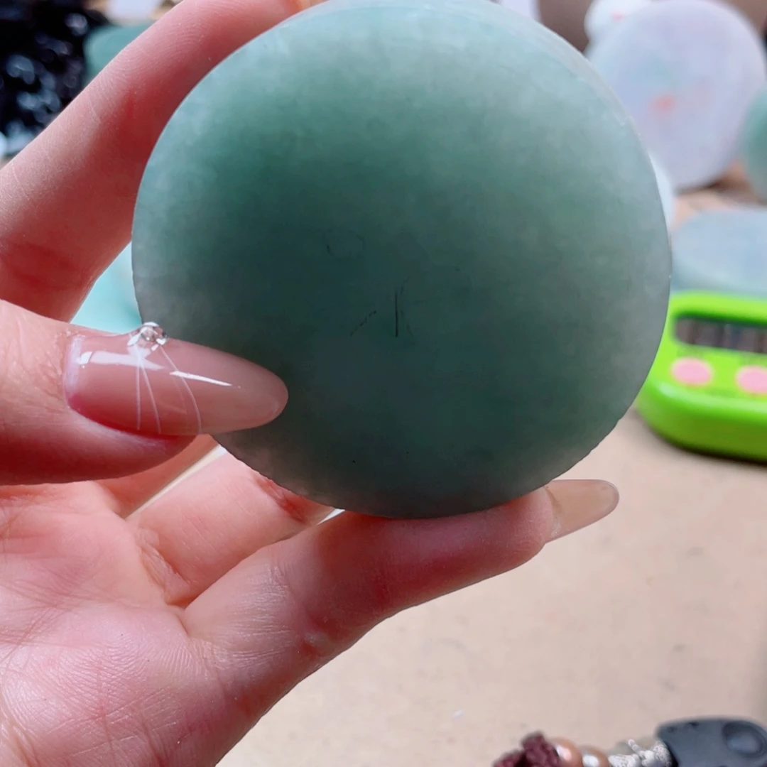 翡翠未镶嵌颈饰208……