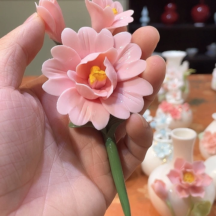 手工陶瓷精致摆件