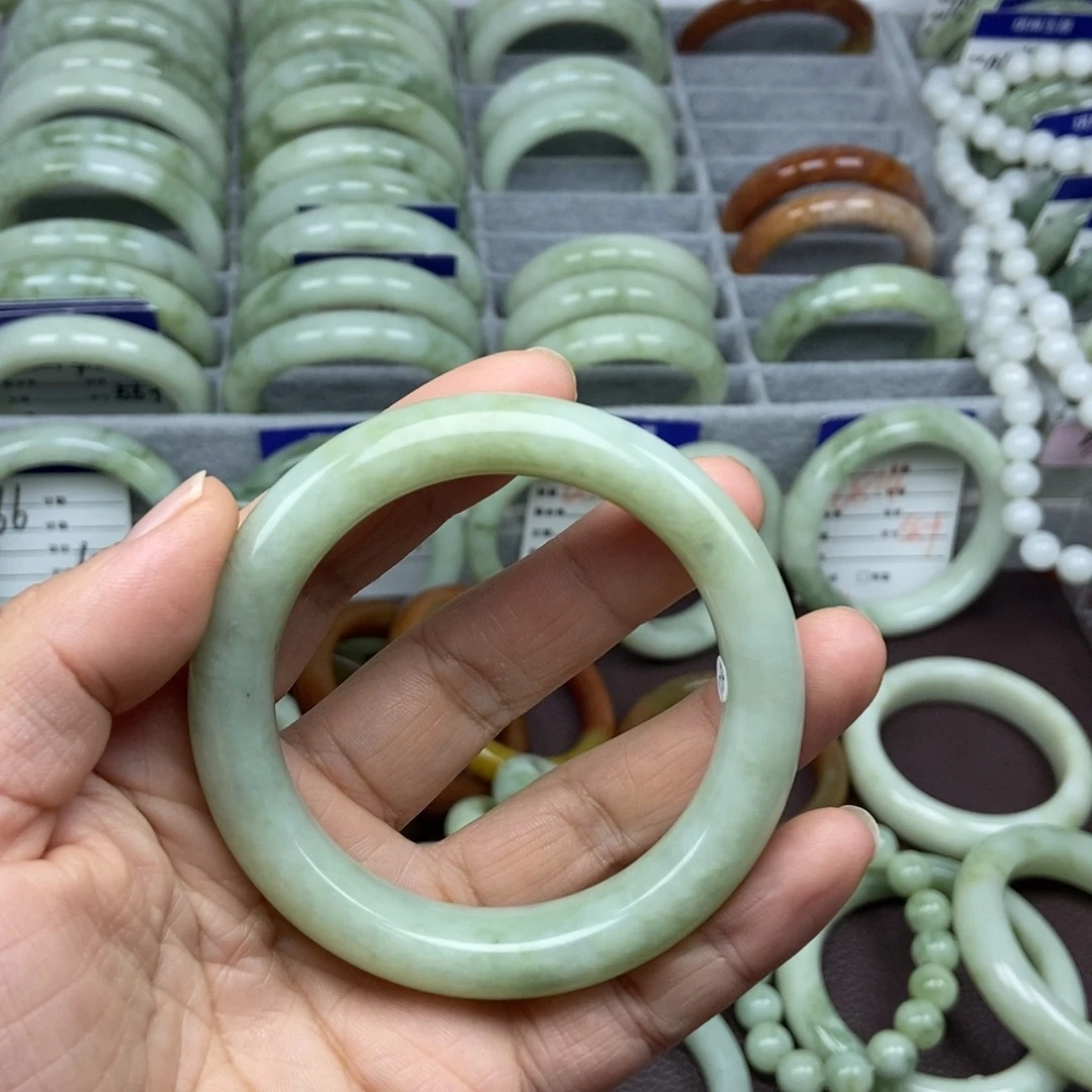 慧***慧蛇纹石玉未镶嵌手镯