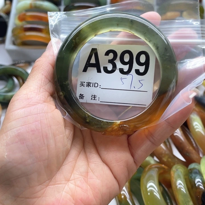 蛇纹石玉未镶嵌手镯晔*华