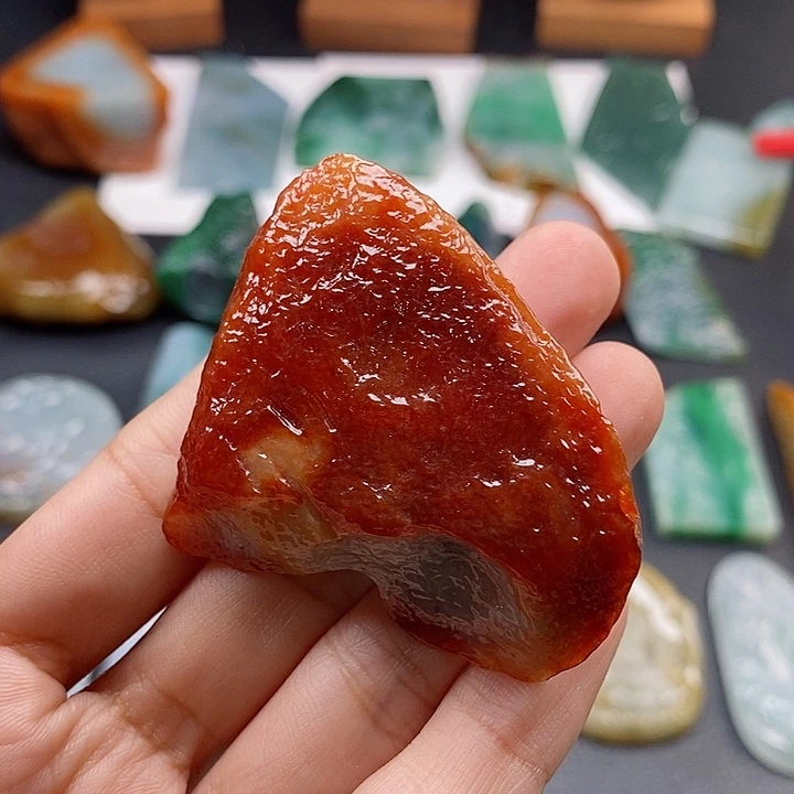 说***呢定制翡翠未镶嵌翡翠包雕刻