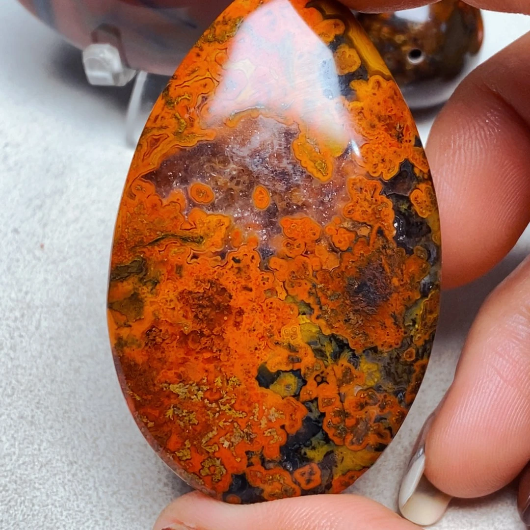 晓***红玛瑙/玉髓未镶嵌颈饰