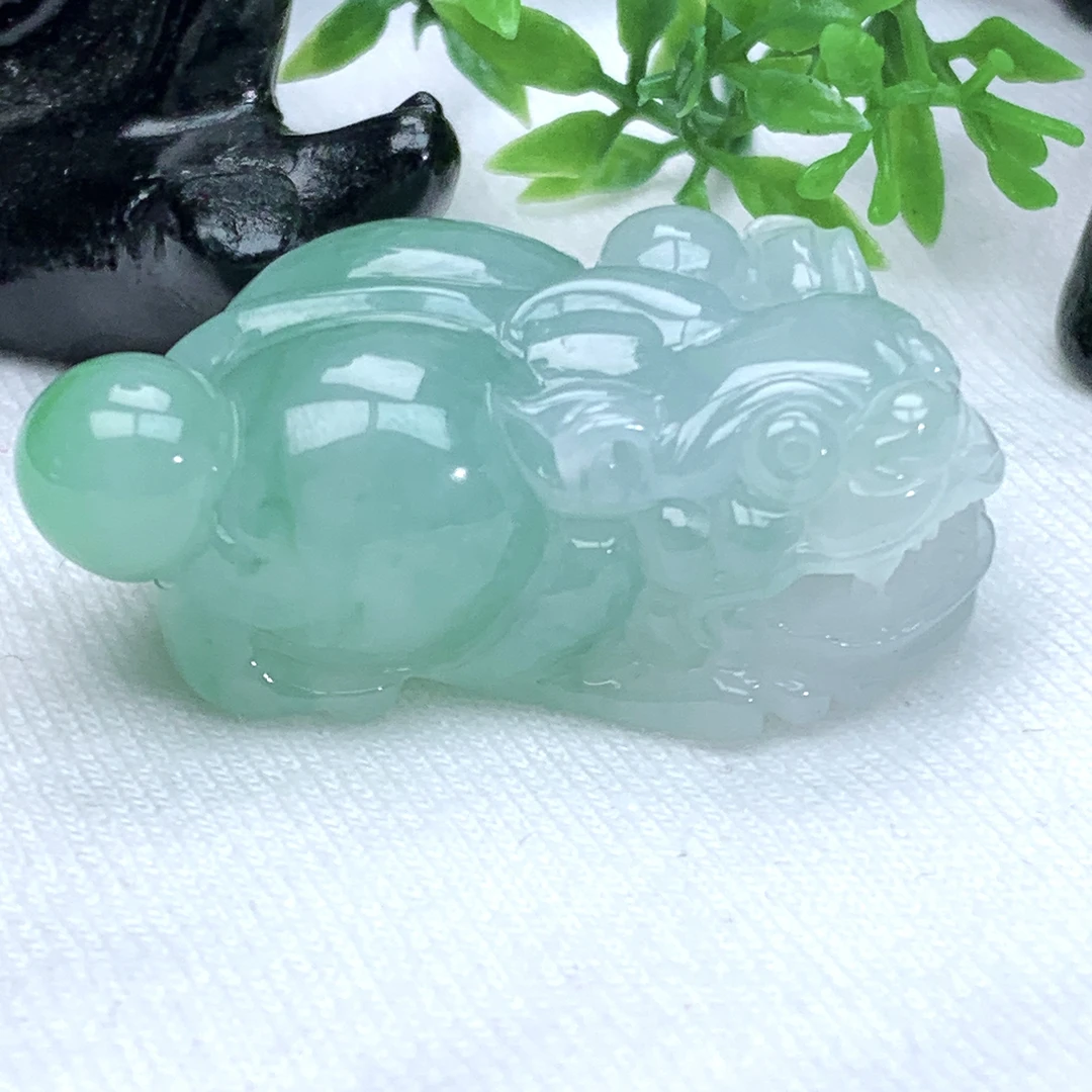 天然缅甸翡翠A货冰润浅绿口含珠金钱貔貅吊坠挂件